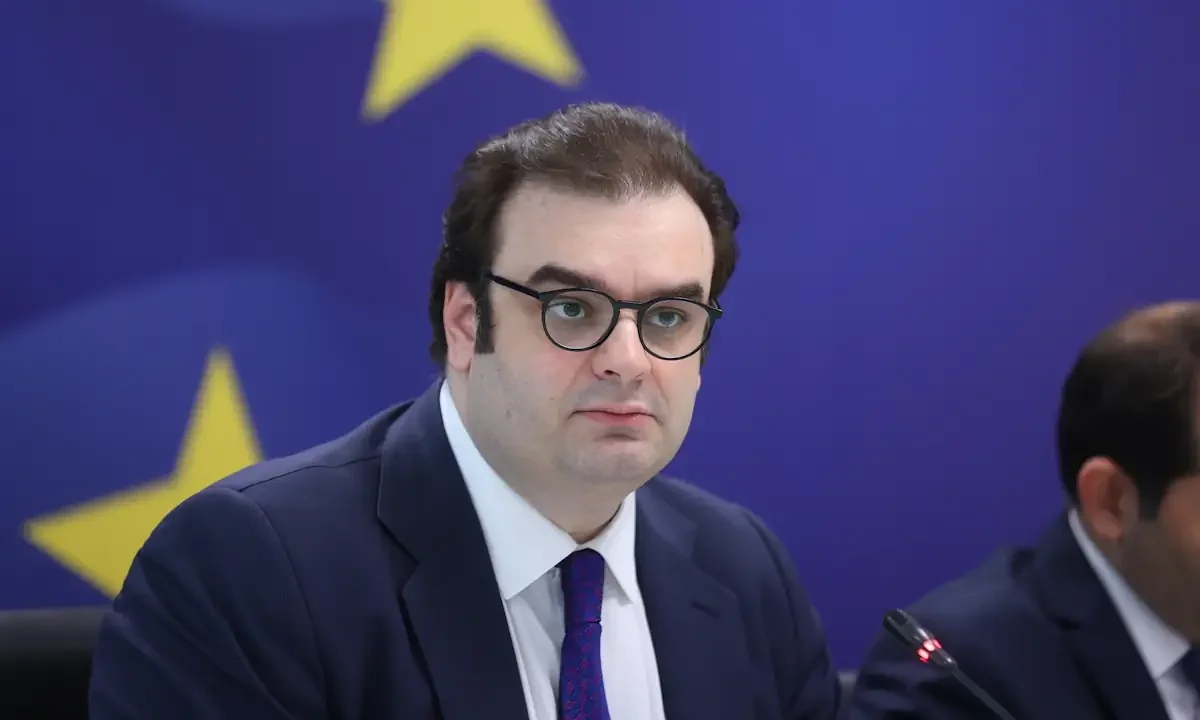 Μας καλούν να πανηγυρίσουμε για τον ψηφιακό «τσάρο» που θέλει να μας κάνει αριθμούς και φέρνει το τέλος των μετρητών; - Έλεος!