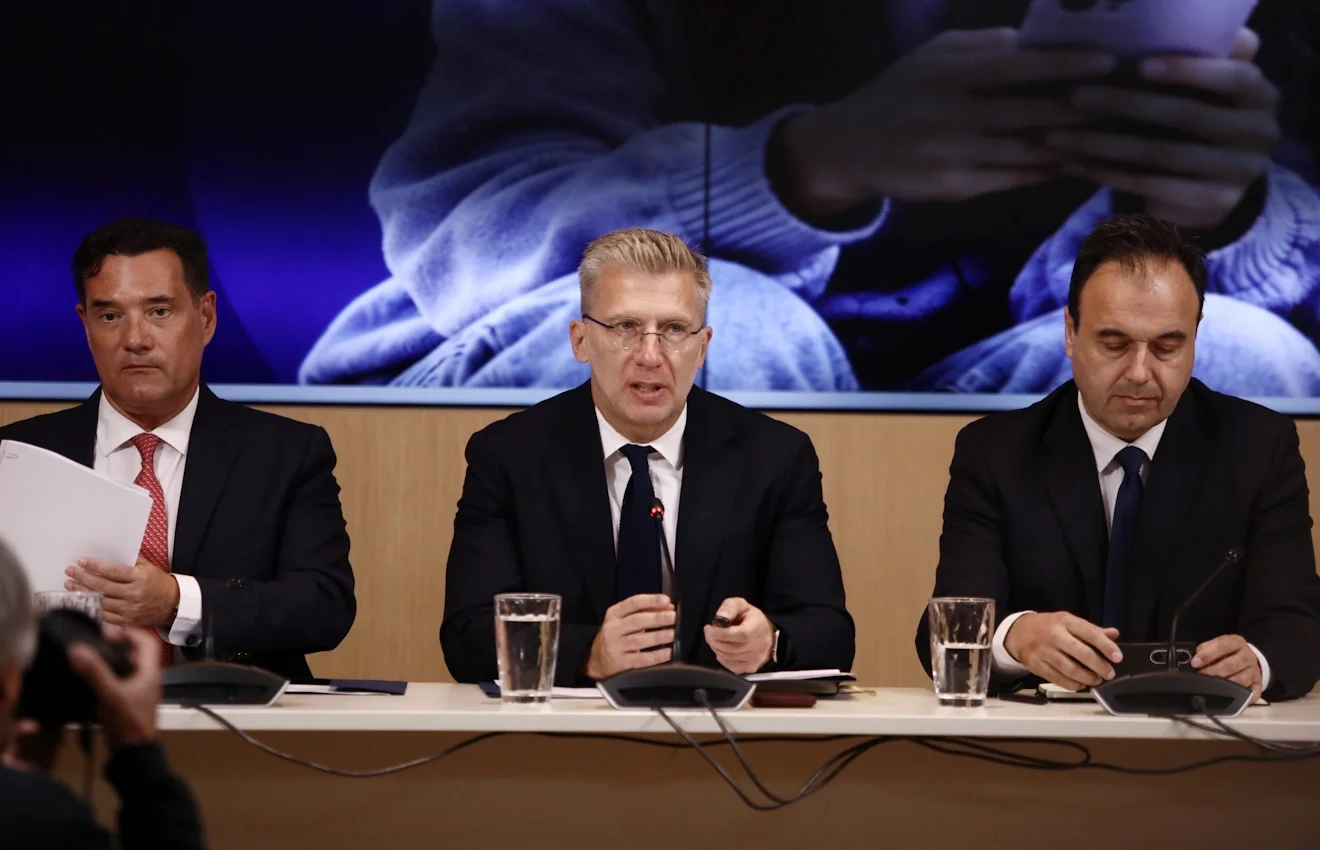 Από 1η Γενάρη 2027 η κυβέρνηση ενεργοποιεί την απαγόρευση πρόσβασης παιδιών στα ΜΚΔ