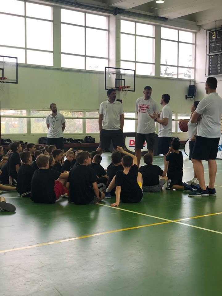 Μιλουτίνοφ: «Να πηγαίνει καλά ο Ολυμπιακός»