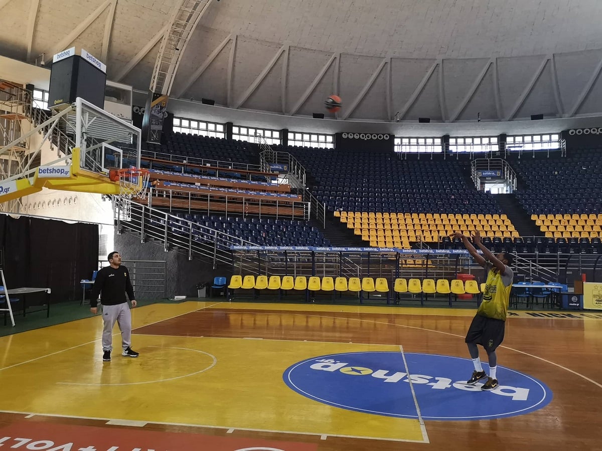 Ο Άρης υποδέχθηκε τον Κεν Μπράουν! (pics)