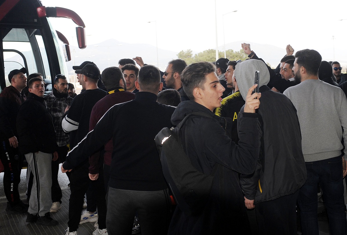«Κιτρίνισε» το «Μακεδονία»: Αποθεώθηκε ο Άρης κατά την αναχώρηση