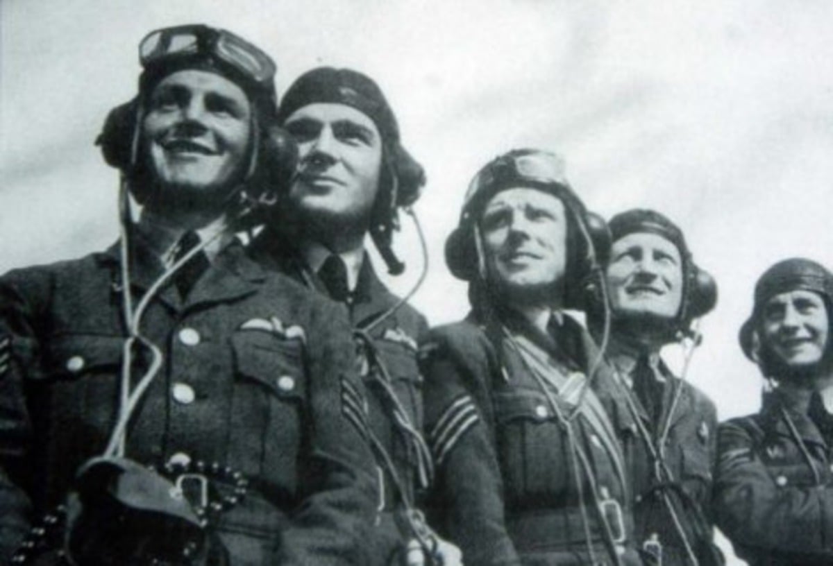 10 Ιουλίου: Αρχίζει η Μάχη της Αγγλίας κόντρα στον Χίτλερ (pics-vids)
