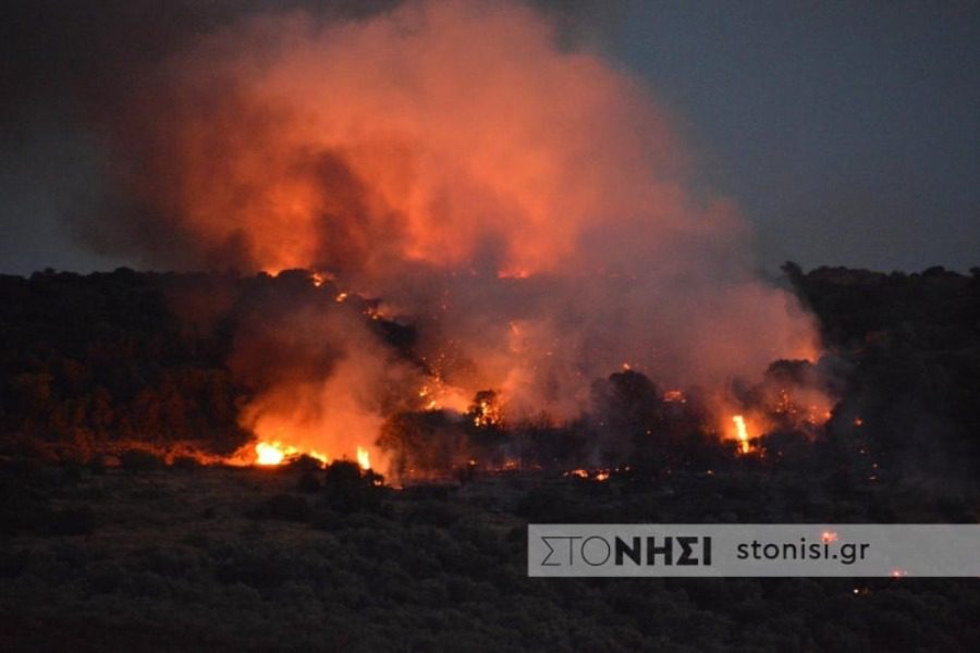 Μόρια: Υπό έλεγχο η φωτιά στην Ούτζα (pics)