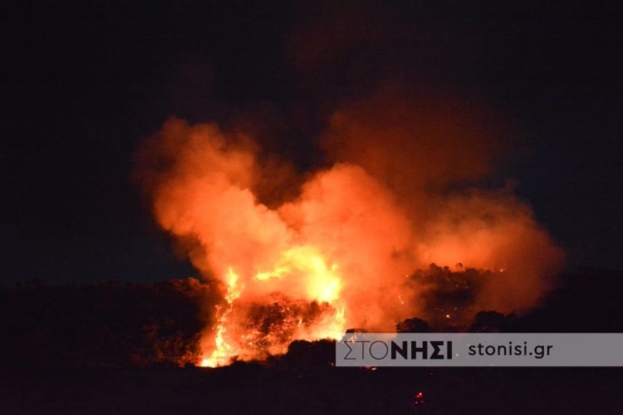 Μόρια: Υπό έλεγχο η φωτιά στην Ούτζα (pics)