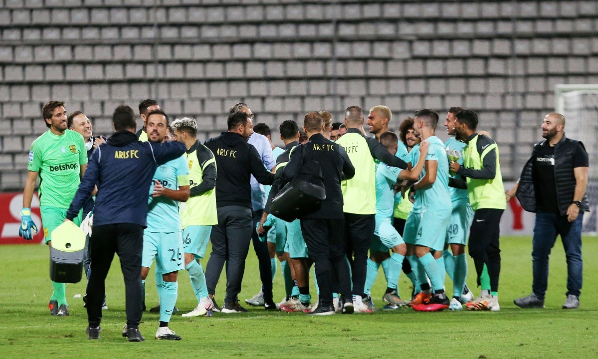 Άρης: «Ξέσπασμα» για Τερζή -Χαριστέα και αγκαλιά μετά το διπλό στον Βόλο (pics)