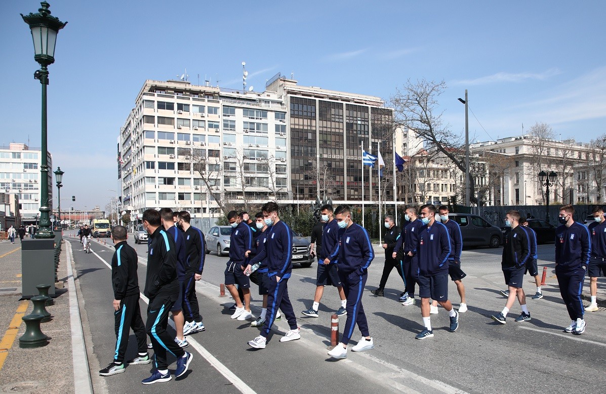 Την ευκαιρία να χαρούν μια όμορφη βόλτα στην ηλιόλουστη Θεσσαλονίκη είχαν την Κυριακή (28/3) οι διεθνείς μας λίγες ώρες πριν το φιλικό με την Ονδούρα (17:00-OPEN TV-COSMOTE SPORT 1) στην Τούμπα.