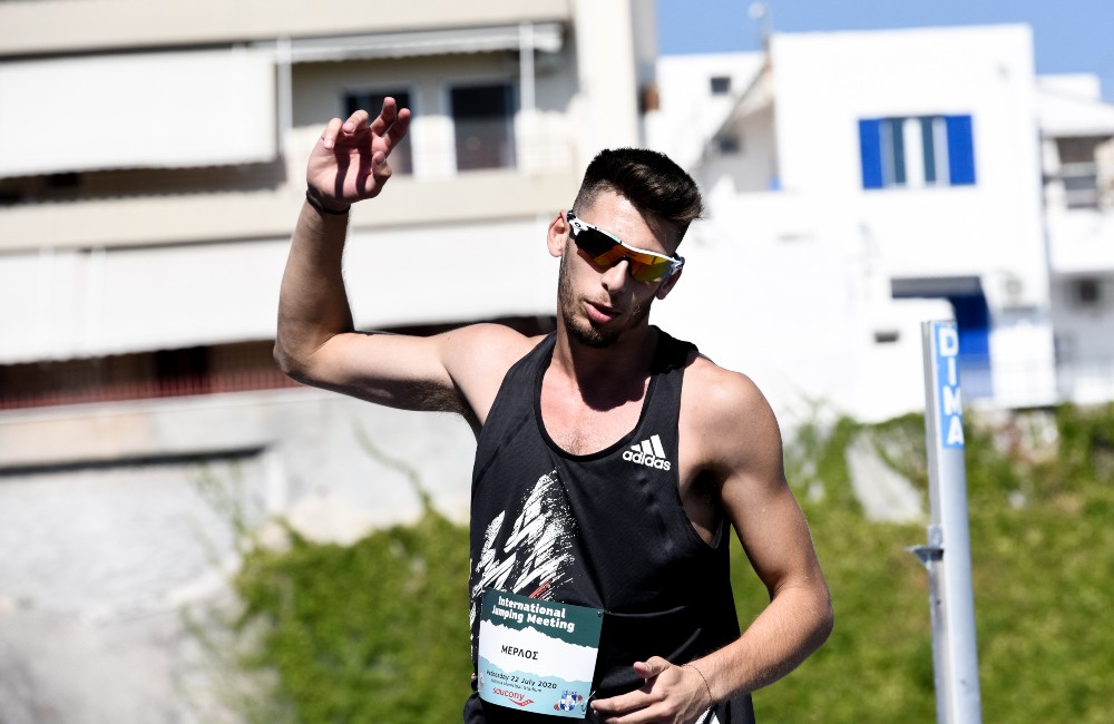 Αναλυτικά η ανακοίνωση «Το 11ο «International Jumping Meeting», που αποτελεί ένα από τα κορυφαία γεγονότα του κλασσικού αθλητισμού στη χώρα μας, έρχεται δυναμικά και φέτος την Τετάρτη 26 Μαΐου 2021 στο Δημοτικό Στάδιο Καλλιθέας με τη συμμετοχή όλων των Ελλήνων πρωταθλητών αλλά και παγκόσμιας κλάσης αθλητών και αθλητριών από ξένες χώρες! Η φετινή διοργάνωση είναι αφιερωμένη στον «Ρεπόρτερ» της Καλλιθέας, Κωνσταντίνο Ράντο, που για πάνω από 30 χρόνια ενημέρωνε έγκαιρα και έγκυρα τους πολίτες της Καλλιθέας για τα όλα τα θέματα της κοινωνίας μας. Το Διεθνές Μίτινγκ Αλμάτων τελεί υπό την Αιγίδα του Δήμου Καλλιθέας, της Περιφέρειας Αττικής, του ΣΕΓΑΣ, της Γενικής Γραμματείας Αθλητισμού και του Be Active Hellas. Επισης, ο αγώνας συμπεριλαμβάνεται στο καλεντάρι της Ευρωπαϊκής Ομοσπονδίας Κλασσικού Αθλητισμού, European Athletics και της Παγκόσμιας Ομοσπονδίας Κλασσικού Αθλητισμού, World Athletics».