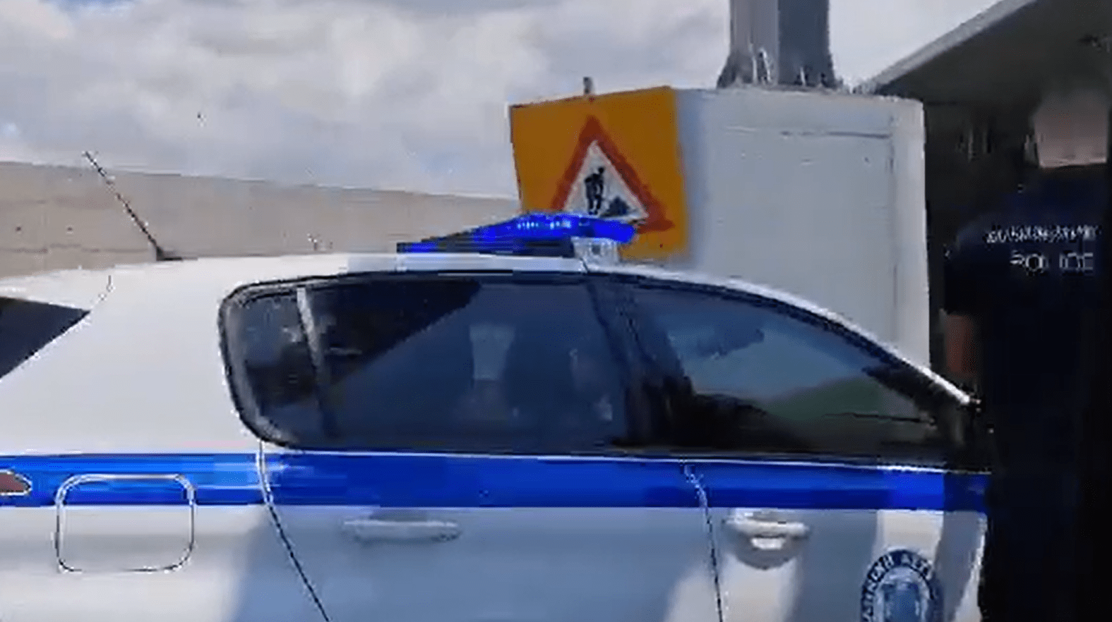 Σοβαρό τροχαίο σημειώθηκε στη Λεωφόρο Ποσειδώνος το πρωί του Σαββάτου (19/6) με αποτέλεσμα να δημιουργηθεί κυκλοφοριακή συμφόρηση. 