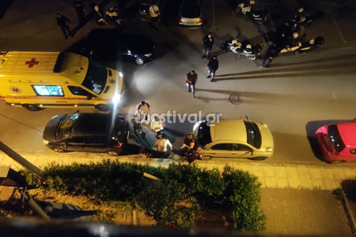 Η οπαδική βία στη Θεσσαλονίκη δε λέει να κοπάσει. Νέο άγριο επεισόδιο σημειώθηκε λίγη ώρα μετά τα μεσάνυχτα της Κυριακής στην Ν. Ευκαρπία.