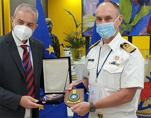 Φρεγάτες: Οι Έλληνες ξέρουν πως δεν μπορούμε να δώσουμε τώρα τις Μ λένε οι Ολλανδοί και βάζουν... πάγο στα σχέδια της Αθήνας για γρήγορη απόκτηση ολλανδικών πλοίων ενδιάμεσης λύσης.