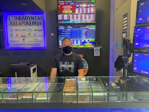 Βραδιά ΛΟΤΤΟ στα καταστήματα ΟΠΑΠ: Το τζακ ποτ μοιράζει απόψε 1.350.000 ευρώ - Ιδιοκτήτης καταστήματος ΟΠΑΠ μιλάει για την αποψινή κλήρωση
