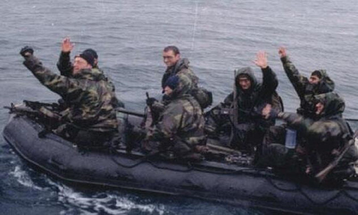 Ελληνοτουρκικά: Πέθανε ο Τούρκος υπεύθυνος της επιχείρησης στα Ίμια, Σενέρ Κιρ, διοικητής της φρεγάτας TCG Yavuz.
