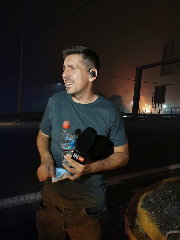Ρουμάνος δημοσιογράφος από τις φωτιές: Έπρεπε να δοθεί προτεραιότητα στις κατοικημένες περιοχές - Η Ελλάδα θα αναδειχθεί ισχυρότερη
