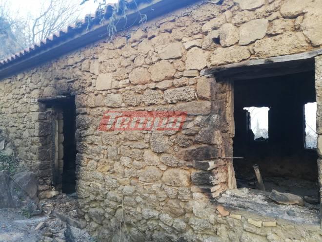 Το χωριό Καυκανιά δεν κατάφερε να γλιτώσει από το μένος της πυρκαγιάς που στην κυριολεξία το σάρωσε. Σπίτια καταστράφηκαν ολοσχερώς, με τις στέγες να καταρρέουν και να απομένουν μόνο τα άδεια κουφάρια των τοίχων, που στέκουν ακόμα όρθια. Το χωριό εκκενώθηκε μετά από τεράστιες προσπάθειες και συνεχείς εκκλήσεις της Πολιτικής Προστασίας. Οι κάτοικοι του δεν ήθελαν να εγκαταλείψουν τις περιουσίες τους, αλλά να μείνουν εκεί για να τις σώσουν. Άλλοι φοβούνται πως αν φύγουν θα εγκλωβιστούν στον δρόμο αφού η φωτιά πλησίαζε από παντού.