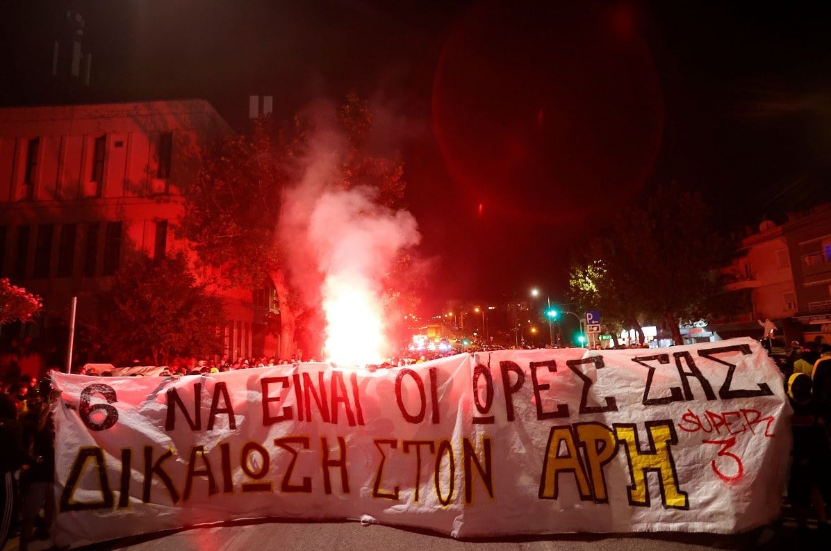 Με -6 θα ξεκινήσει ο Άρης στη Super League 1 και στον κόσμο του επικρατεί οργή με αποτέλεσμα να γίνει συλλαλητήριο στη Θεσσαλονίκη.