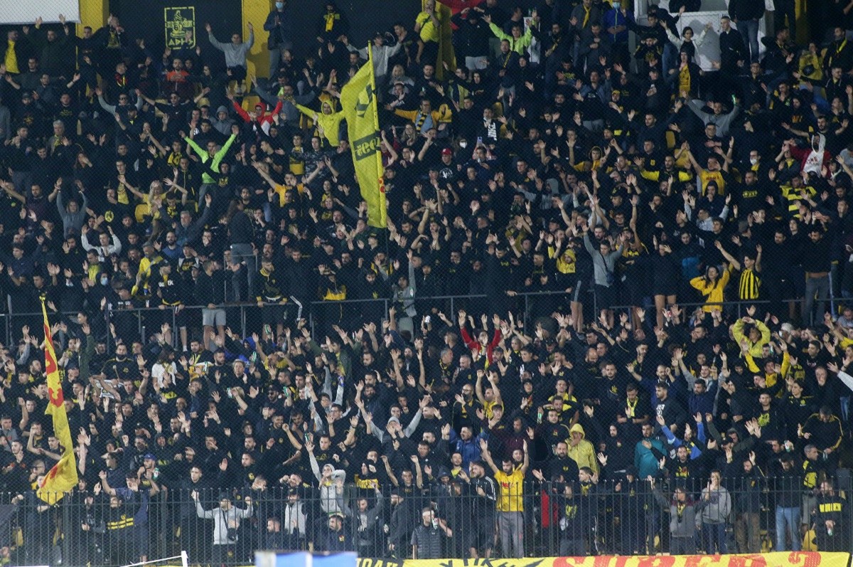 Ξέσπασε ο Άρης και ο κόσμος του μετά τη σπουδαία νίκη επί του Παναθηναϊκού καθώς στήθηκε μια μικρή «γιορτή» στο «Κλεάνθης Βικελίδης».