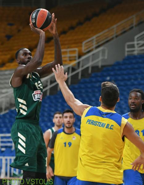 Ο Παναθηναϊκός επικράτησε 85-68 του Περιστερίου σε φιλικό αγώνα που έγινε στο ΟΑΚΑ κα άφησε καλές εντυπώσεις ειδικά στο αμυντικό κομμάτι. Πλέον ο Παναθηναϊκός έχει περάσει στο δεύτερο στάδιο της προετοιμασίας του που αφορά σε φιλικούς αγώνες.