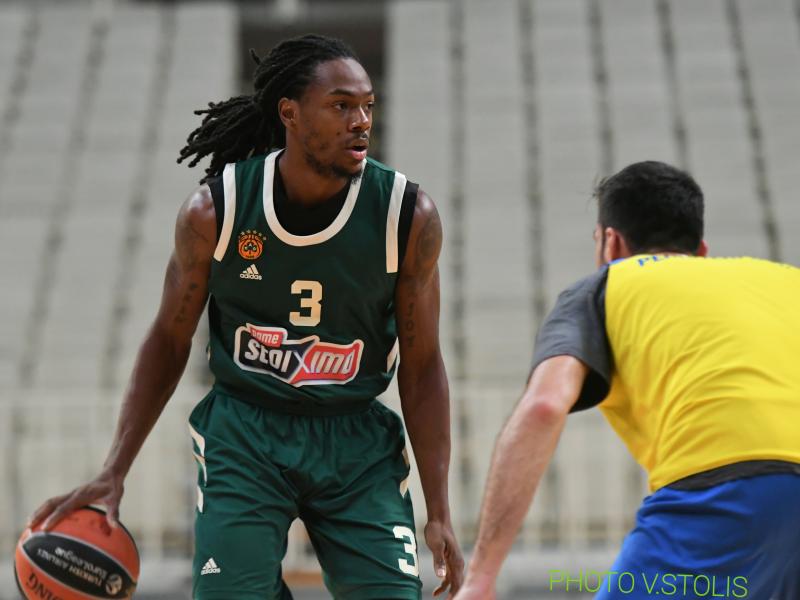 Ο Παναθηναϊκός επικράτησε 85-68 του Περιστερίου σε φιλικό αγώνα που έγινε στο ΟΑΚΑ κα άφησε καλές εντυπώσεις ειδικά στο αμυντικό κομμάτι. Πλέον ο Παναθηναϊκός έχει περάσει στο δεύτερο στάδιο της προετοιμασίας του που αφορά σε φιλικούς αγώνες.