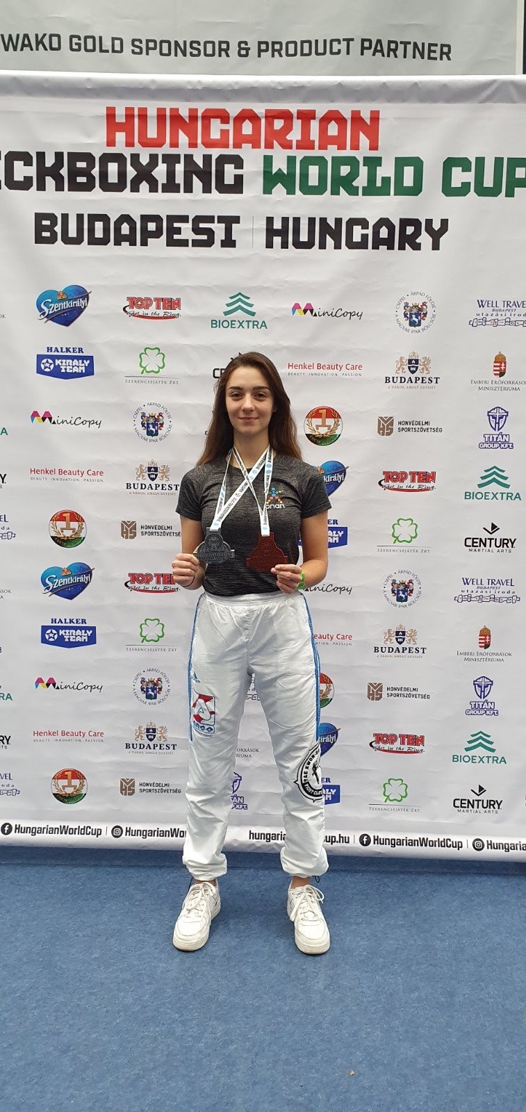 Στη photo η ΟΠΑΠ Champion του kick boxing Σεμέλη Ζαρμακούπη