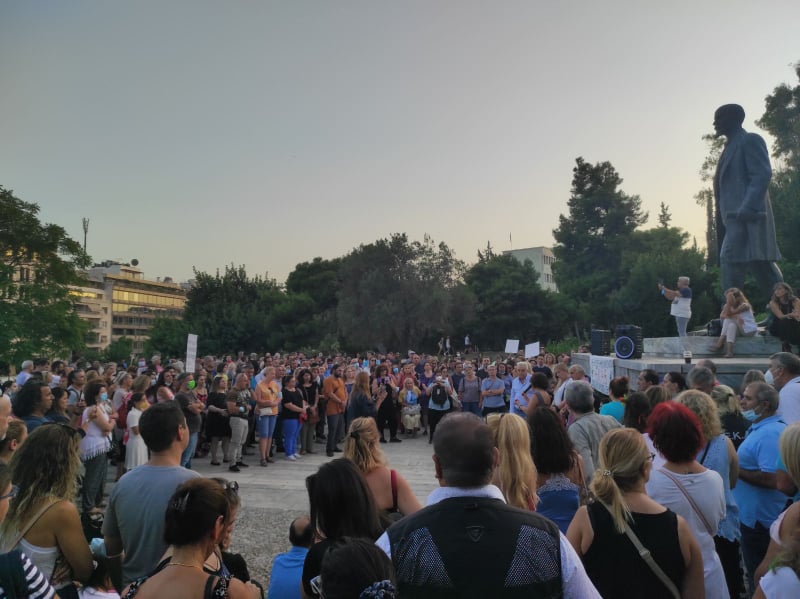 Εικόνες από τη συγκέντρωση των Υγειονομικών κατά της υποχρεωτικότητας του εμβολιασμού