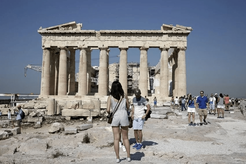 Πως να αφαιρέσετε από φωτογραφίες ανεπιθύμητα πρόσωπα