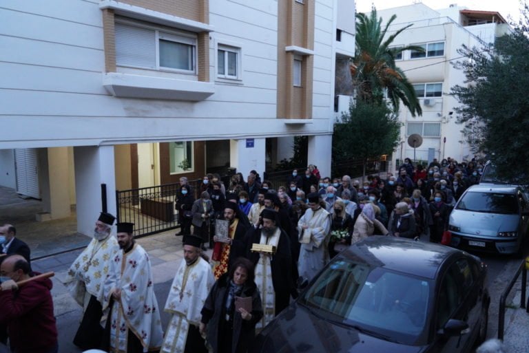 Η λιτανεία της Παναγίας Παρηγορήτριας και του Αγίου Δημητρίου.