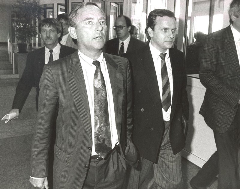 12 Οκτωβρίου 1990: Σαν σήμερα ο Βόλφγκανγκ Σόιμπλε δέχεται δολοφονική επίθεση που τον αφήνει ανάπηρο