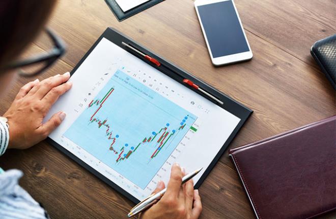 Η λίστα του Forbes με επαγγέλματα που θα έχουν ζήτηση μέσα στο 2022 και τα οποία παρουσιάζουν ζήτηση λόγω της πανδημίας του κορονοϊού.