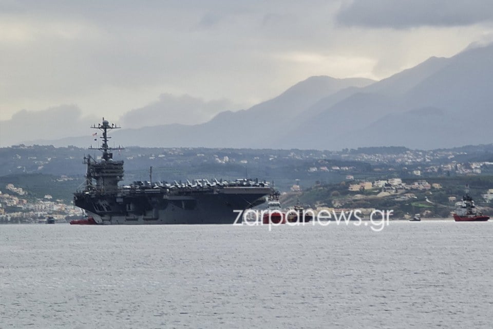 Ελληνοτουρκικά: Στον κόλπο της Σούδας το πρωί της Πέμπτης το αμερικανικό αεροπλανοφόρο «Harry S. Truman», το οποίο προκαλεί δέος.