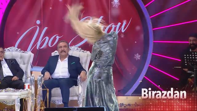 Ολόκληρη την Τουρκία να «παραμιλά» έκανε μια εντυπωσιακή Τουρκάλα χορεύτρια που τα... έδωσε όλα σε Πρωτοχρονιάτικο σόου της τηλεόρασης!