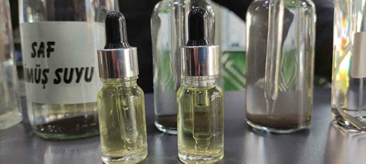 Κατασκευαστής χρυσού στην Τουρκία έκανε τη μεγαλύτερη «μπίζνα», καθώς αποφάσισε να παράξει χρυσό νερό, έχοντας μεγάλη ζήτηση! 