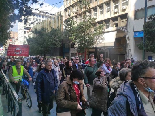 Στους δρόμους και το Σάββατο 26 Φεβρουαρίου βγήκαν οι υγειονομικοί υπάλληλοι προκειμένου να διαδηλώσουν κατά του υποχρεωτικού εμβολιασμού.