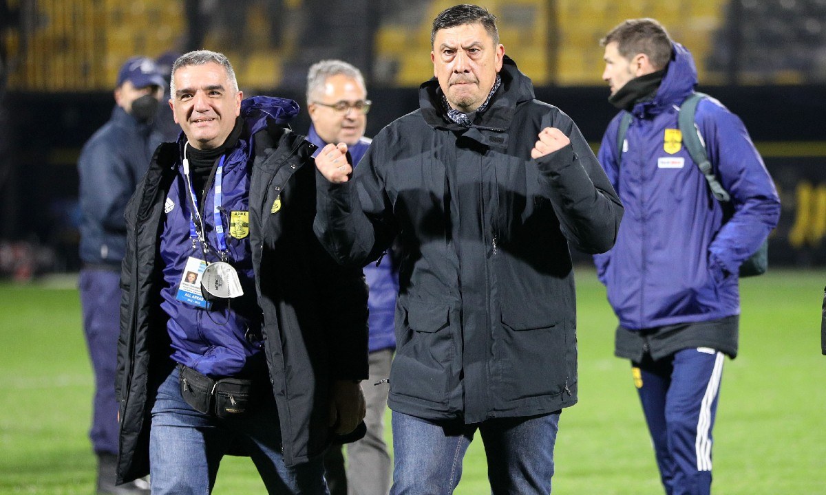 Ο Αλέξανδρος Κωτάκης γράφει για τους κωλοτούμπες τους οποίες εξέθεσε ο Άρης μετά τη μεγάλη νίκη με ανατροπή επί του αήττητου Ολυμπιακού.