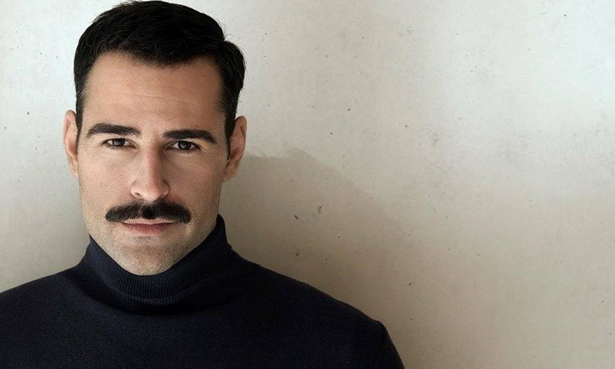 Ποιος ηθοποιός μπαίνει σε ρόλο κλειδί σειρά «Σασμός» για λίγα επεισόδια και προκαλεί ανατροπές. Ο Δημήτρης Γαλάνης στον ρόλο του πιανίστα.