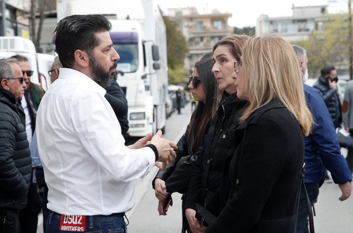 Άρης: Ρίγη συγκίνησης στην μετονομασία της θύρας 7 σε «Άλκης Καμπανός». Παρούσα η μητέρα του 19χρονου και ο πρόεδρος της ΠΑΕ Θόδωρος Καρυπίδης