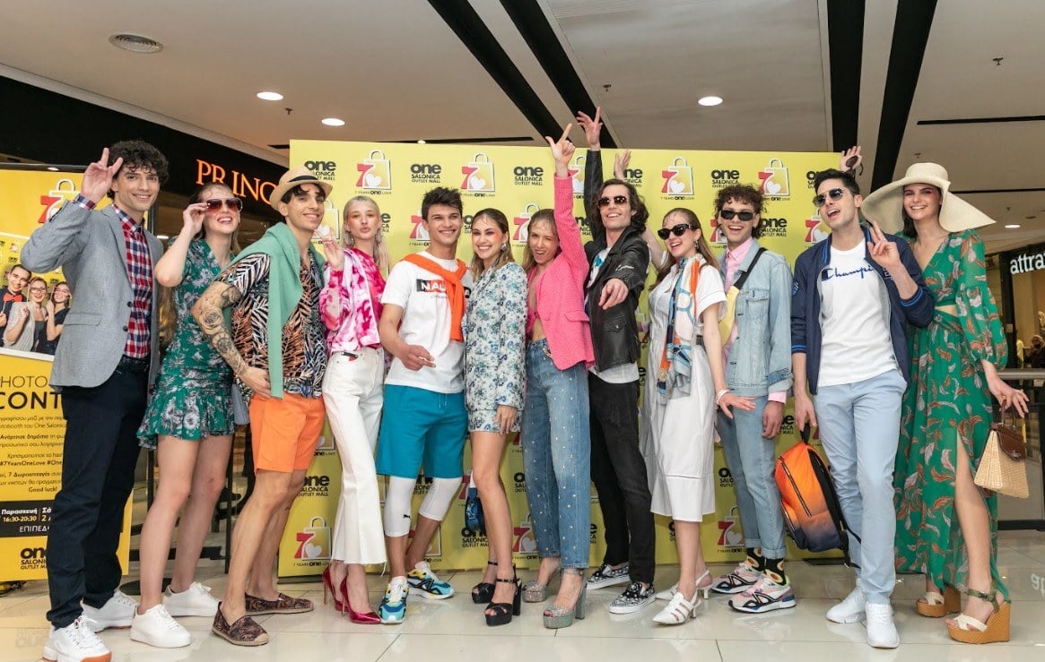 Τα μοντέλα της επίδειξης με Spring Trends από τα αγαπημένα brands του One Salonica outlet mall