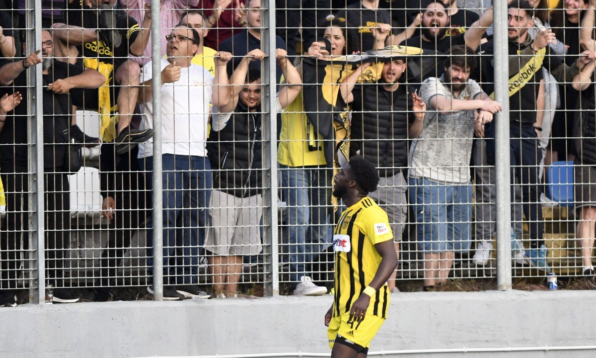 ΠΑΣ Γιάννινα - Άρης 0-2: Με γκολ των Φαμπιάνο και Καμαρά η ομάδα του Μπούργος εξασφάλισε την 3η θέση στην βαθμολογία του πρωταθλήματος.