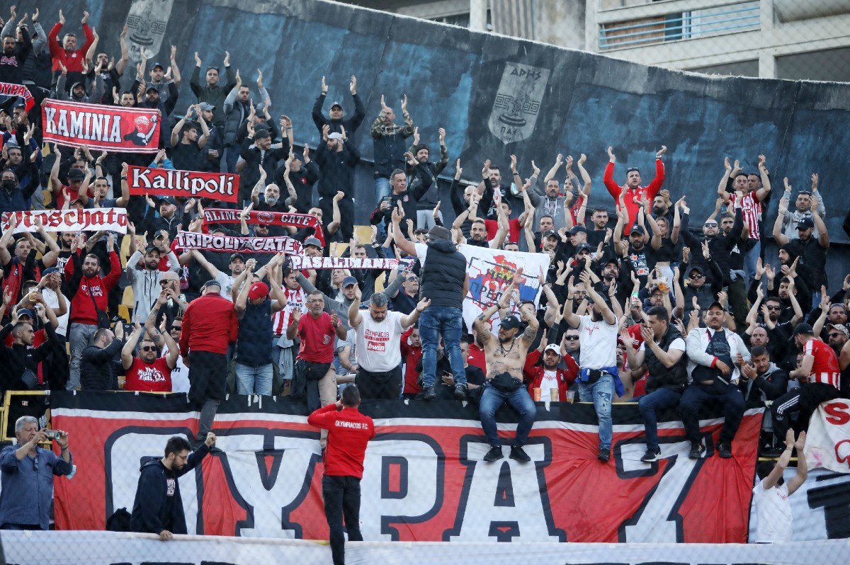 Άρης - Ολυμπιακός: Μετά την παρουσία των Αρειανών σε Καραϊσκάκης και «Λεωφόρο» έχουμε παρουσία και οπαδών των Πειραιωτών στο «Βικελίδης».