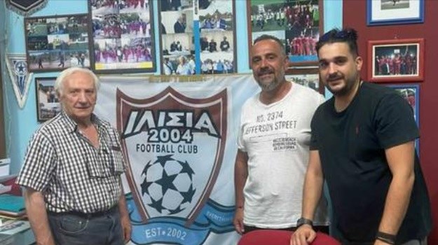 Ποιος παίκτης του Voice ανέλαβε γενικός αρχηγός σε ομάδα ποδοσφαίρου