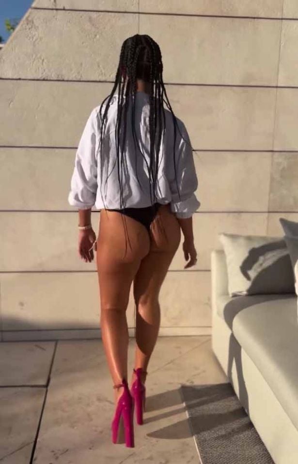 άναψε το Instagram της επιδεικνύοντας μια νέα εμφάνιση με ένα