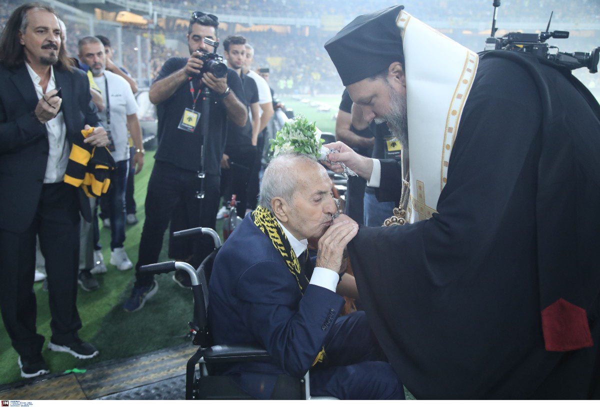 Δείτε βίντεο και φωτογραφίες από τα μεγαλοπρεπή εγκαίνια του νέου γηπέδου της ΑΕΚ - Πιο συγκινημένος από όλους ο Δημήτρης Μελισσανίδης.