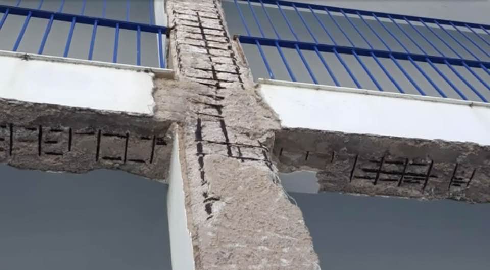 Αδιάφορη η πολιτεία για την ασφάλεια των παιδιών - Σοκάρουν οι φωτογραφίες από ετοιμόρροπο σχολείο της Χίου - Για νέα Τέμπη προειδοποιεί ο Α. Τσελέντης σε περίπτωση σεισμού!