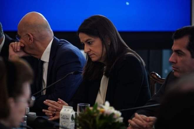 Οι επικοινωνιολόγοι επέβαλαν «πένθος» στο υπουργικό συμβούλιο - Όλοι έδειχναν σκυθρωποί και θλιμμένοι, ενώ δεν παύουν να προκαλούν τον λαό.