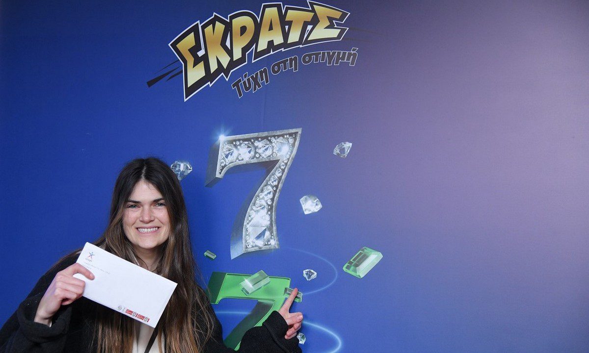 Αναμνηστικές φωτογραφίες στο photo booth του ΣΚΡΑΤΣ