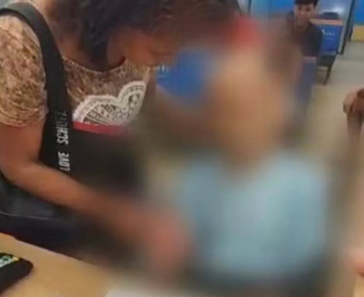 Γυναίκα εμπνευσμένη από το Τρελό Σαββατοκύριακο στου Μπέρνι πήγε με το νεκρό της θείο στην τράπεζα να πάρει δάνειο και του κουνούσε τα χέρια