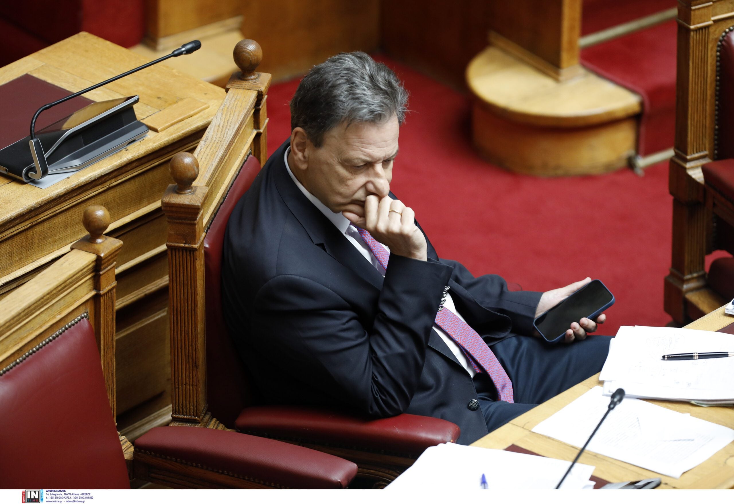 Σκυλακάκης σε στιλ «εδώ μωρέ, μιλάει ο Νατσιός, τελειώνει σε λίγο και φεύγουμε»