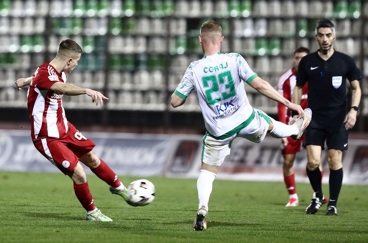 Λεβαδειακός - Ολυμπιακός: 0-1 - Ο Μουζακίτης το χρυσό γκολ και τέσσερις βαθμούς από τον Παναθηναϊκό