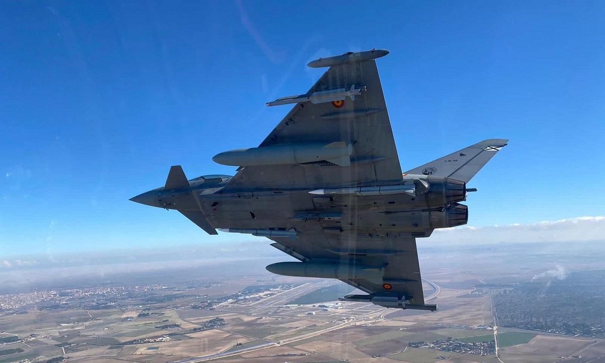 https://www.geostratigika.gr/exoplistika/eftase-stin-agkira-i-prosfora-tou-eurofighter-typhoon-ke-iparchi-oros-gia-tous-meteor-apo-tous-tourkous/