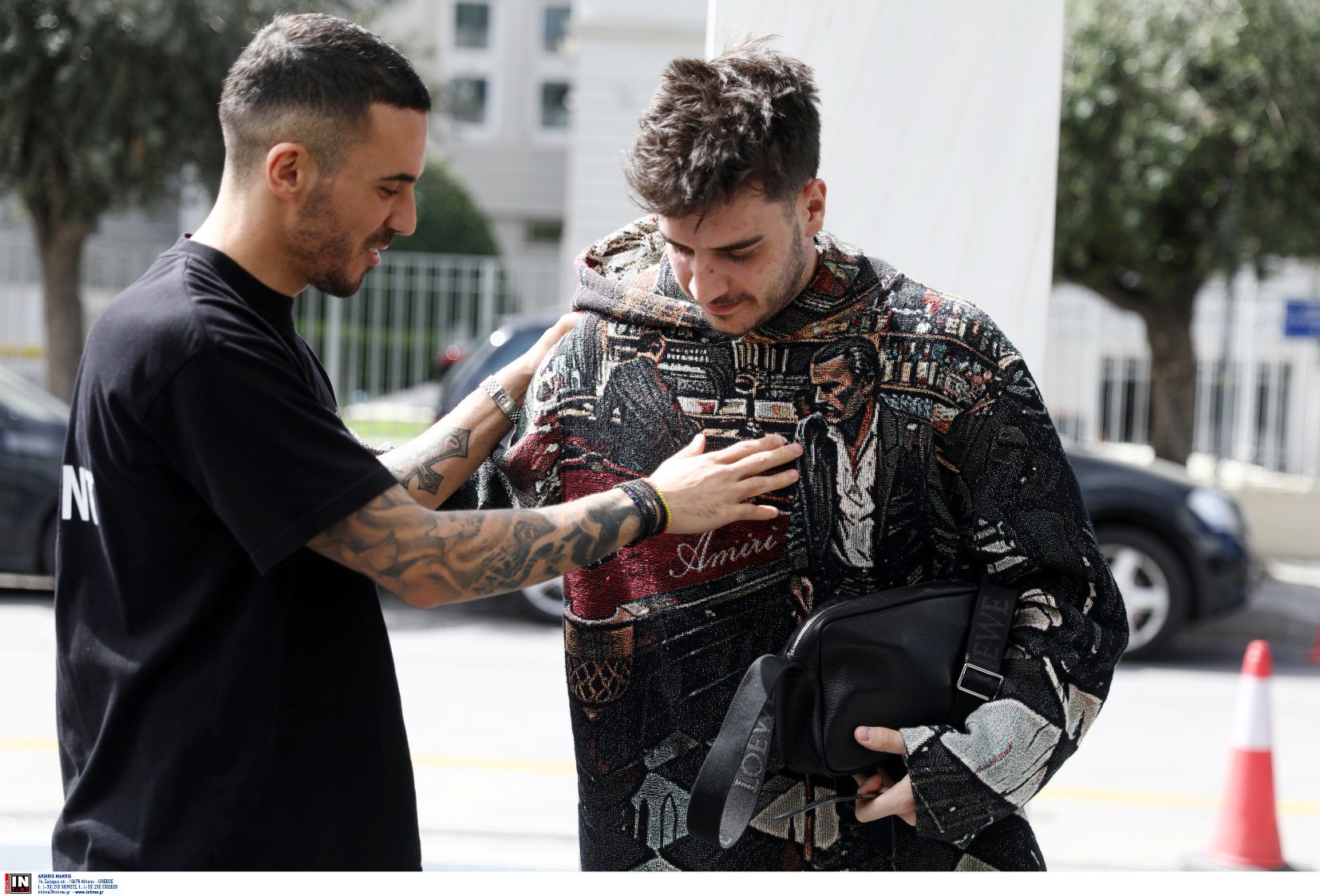 Σχολιάστηκε το Hoodie με το οποίο εμφανίστηκε ο Φώτης Ιωαννίδης στο ξενοδοχείο της Εθνικής Ελλάδας. Πανάκριβο…